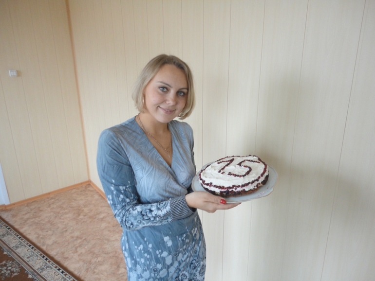 посоветуйте как лучше!?с челкой или без? каре или нет!???