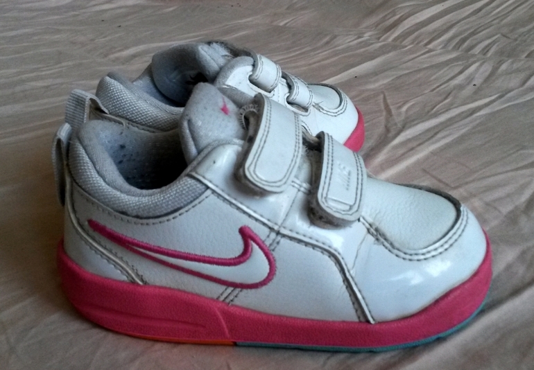 продаю кроссовки Nike детские 23,5 р-р
