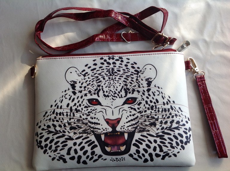 Клатчи с оригинальными принтами, цена 550 руб! Сразу на ваш адрес! фото в реале под катом!