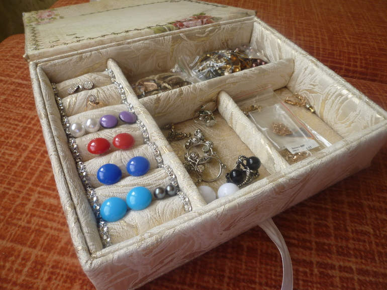 ---------------шкатулка для ювелирных украшений--------------