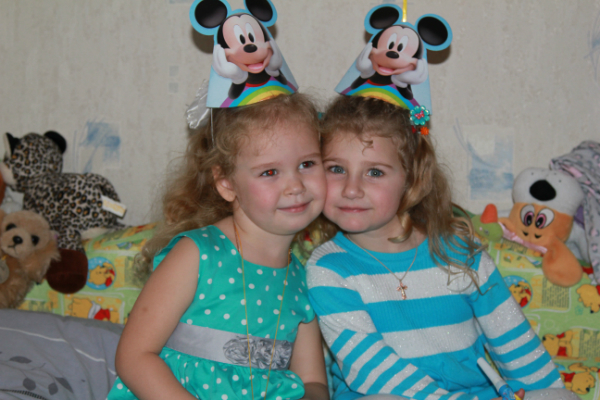 Фото-история двух подружек- Даши и Кристины