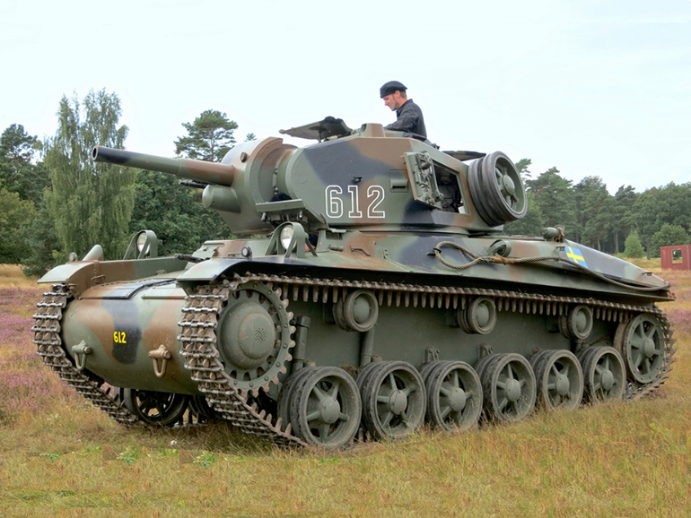 Контрольное задание № 40. "Превращаем новую фотографию в старую"