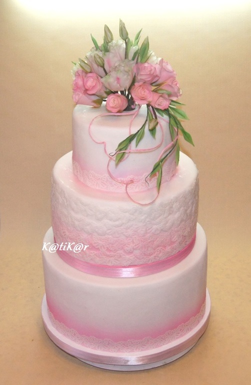 Розово-кружевной свадебный.