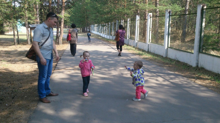 Даше 3 года, ну и вообще давно ничего не писала про девчонок =)