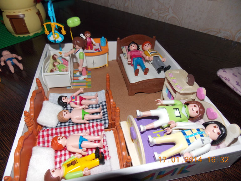 Игрушки, которые дочуне принес Дедушка Мороз!!!