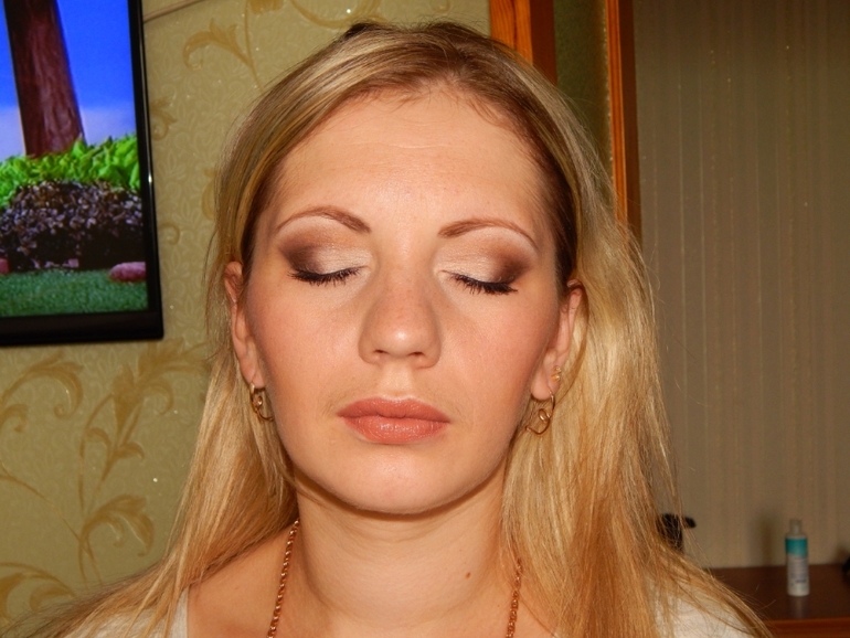 Праздничный макияж в натуральной гамме