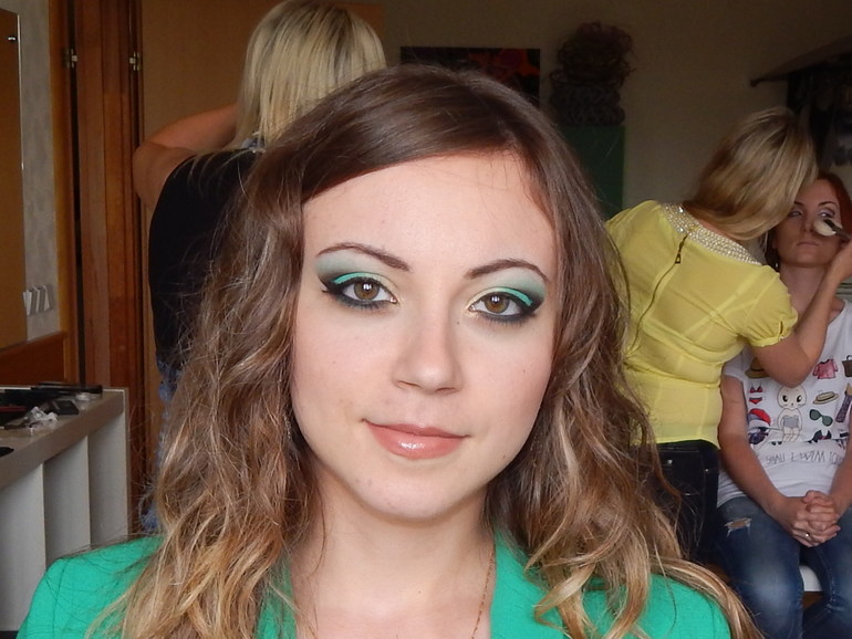 Макияж в форме уголок с восточным уклоном