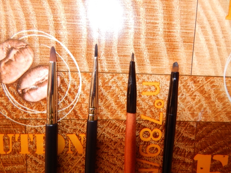 Кисти  для подводок