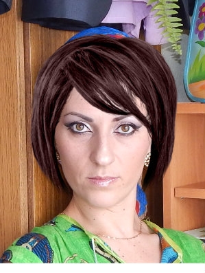 Посоветуйте     цвет волос  и  прическу)