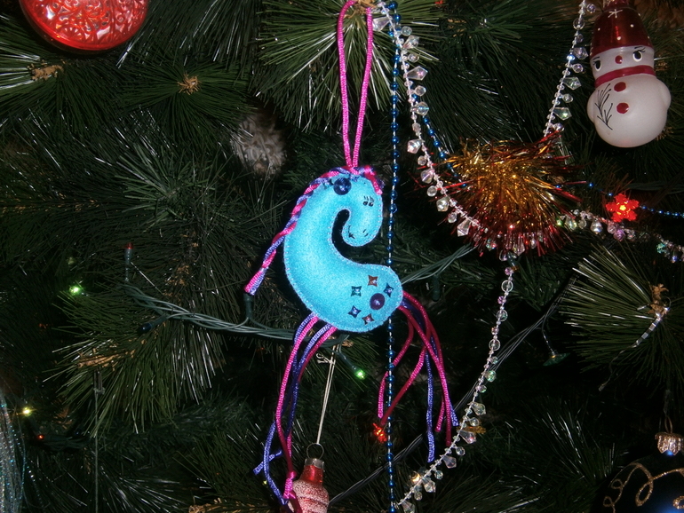 Пернатый друг Санты ( Dimensions 70-08831)