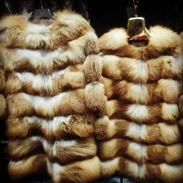 Шуба новая лиса на кашемире продам.29.800