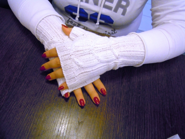 Митенки и снуд для невестки