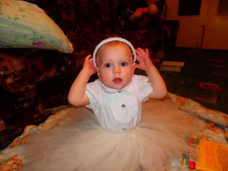 9 месяцев доченьке))