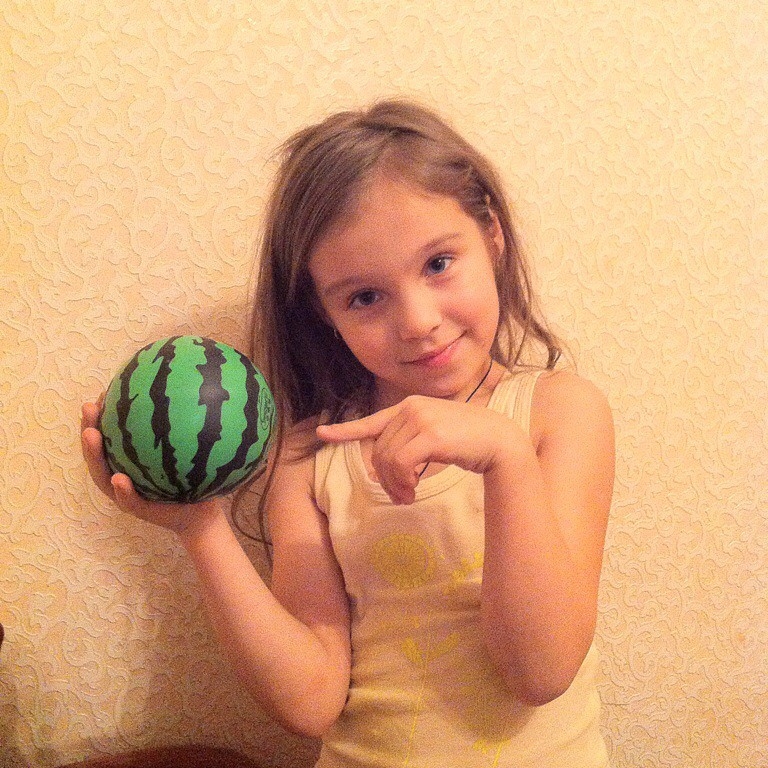я вернулась)))