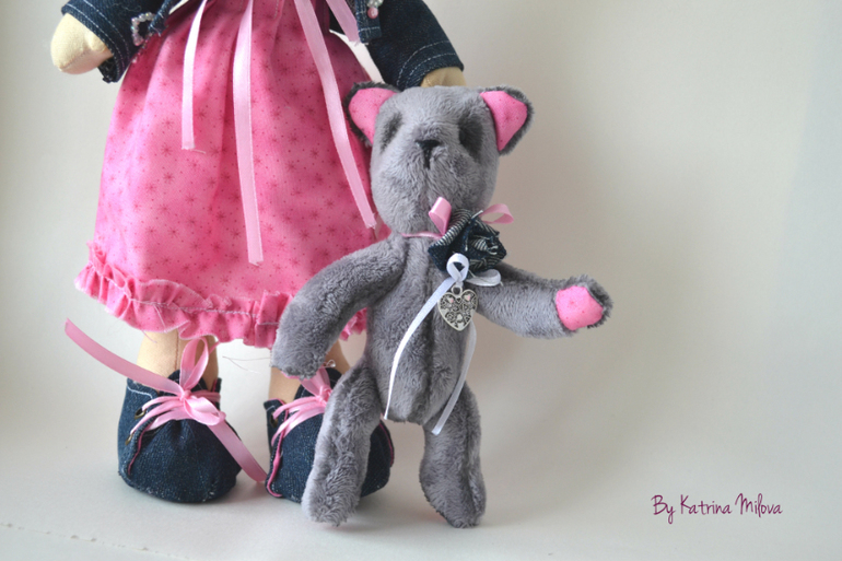 Новые девочки.