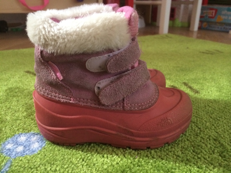 Обувь на девочку 26 - 28 р-р