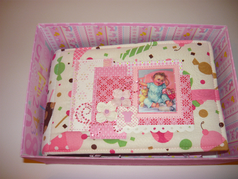 Альбом для девочки на 1 год жизни+ короб в подарок продается