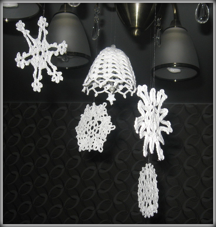 И я вязала мобиль для люстры на НГ