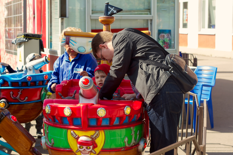 Майские праздники)