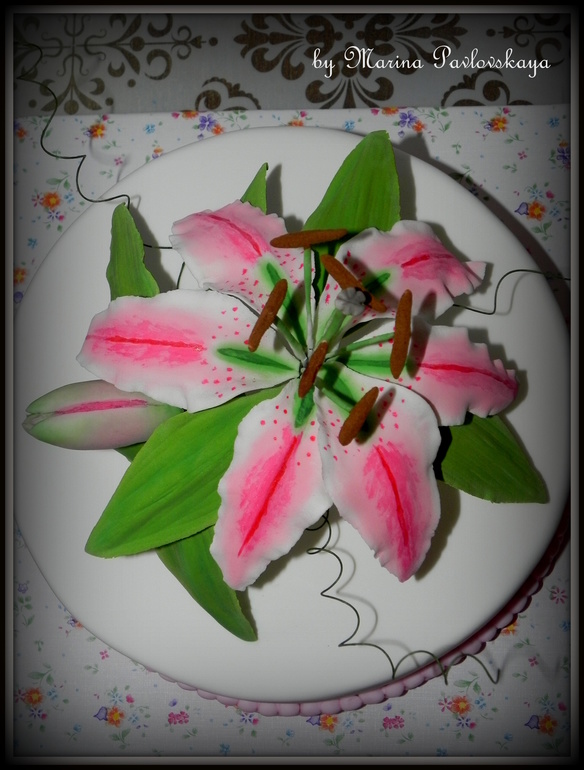 Торт с лилией