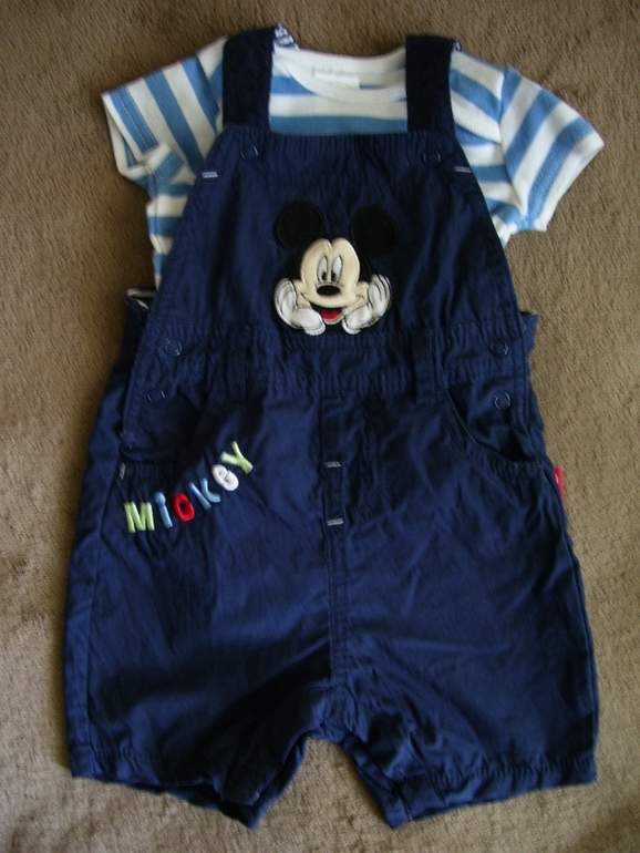 Продаю комплект Mothercare р. 0-3 месяца