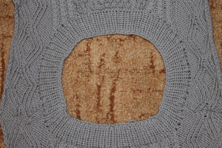 Пуловер с ромбами