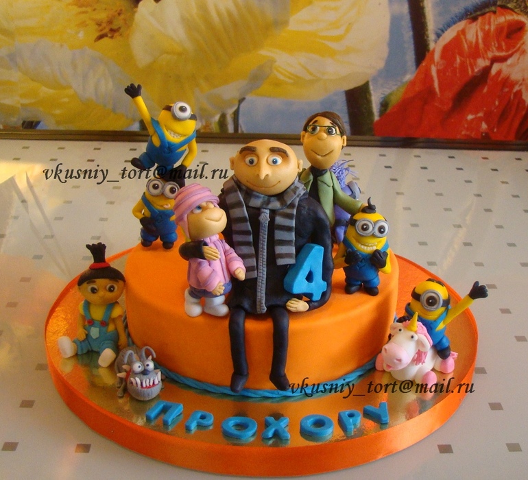 Торт с героями