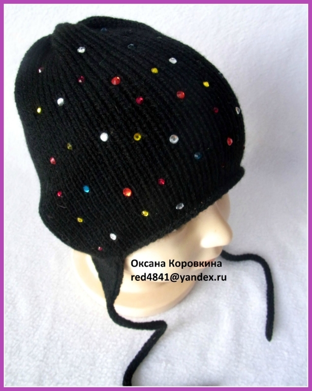 шапочки ..детский акрил..на тёплую весну-осень...жаль по фото не передать блеск страЗ