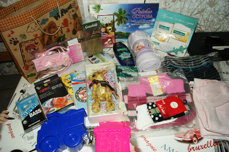 И мы с посылочкой от Лизы!