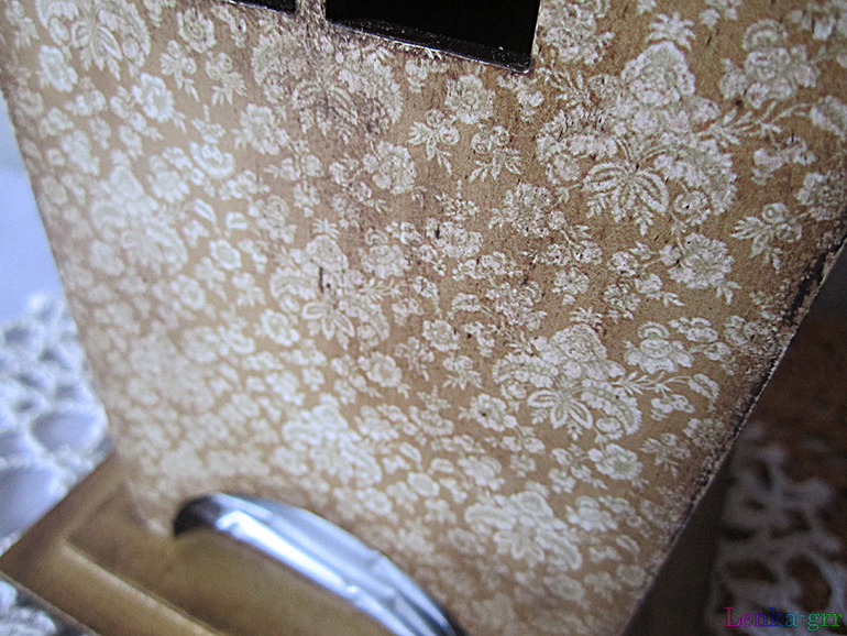 Сделала домик с песиками