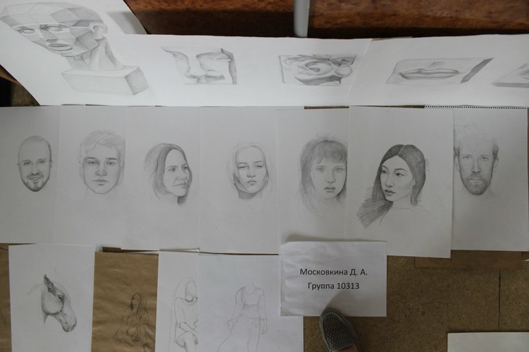 смотр по рисунку