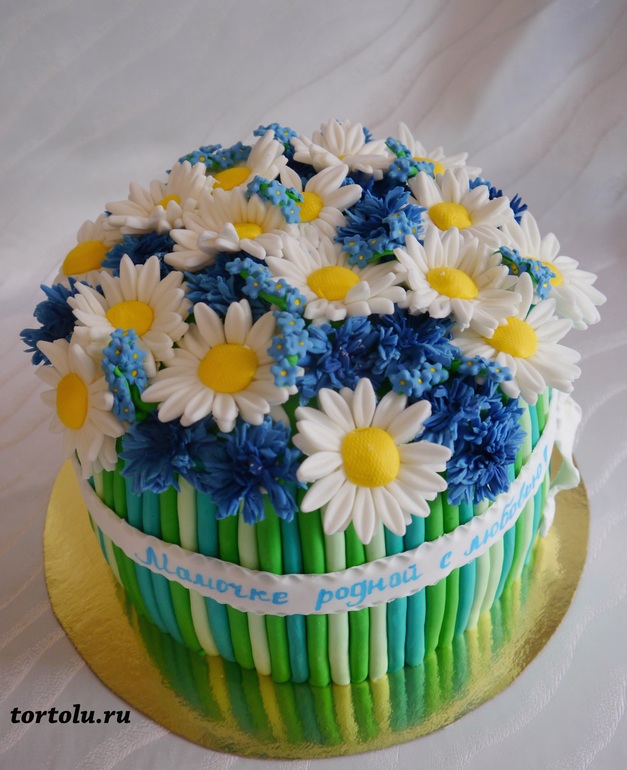 Заросло васильками небо...