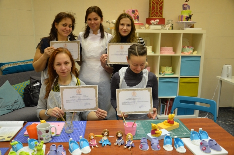 Фото-отчет с прошедших 2х-дневный курсов по декорированию тортов