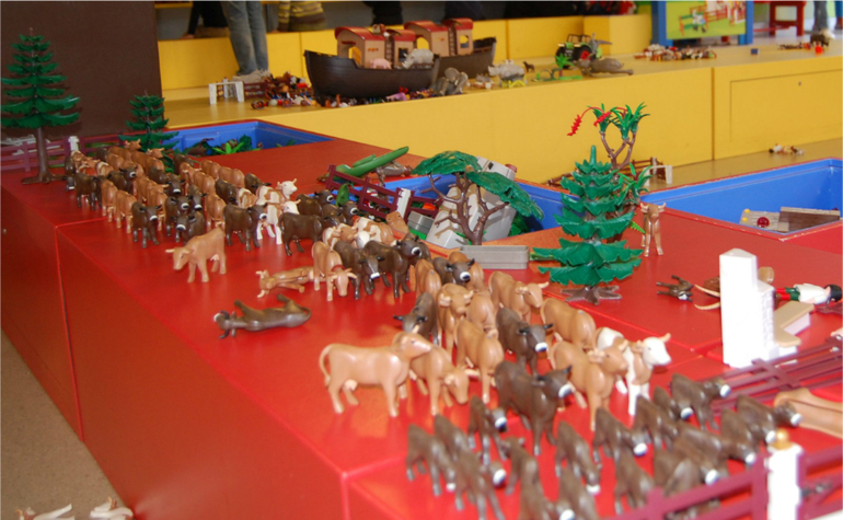 Один день в мире игрушек. Досуг во Франции.