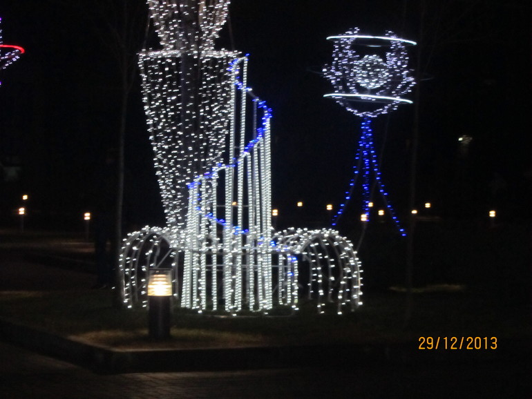 Новогднее......