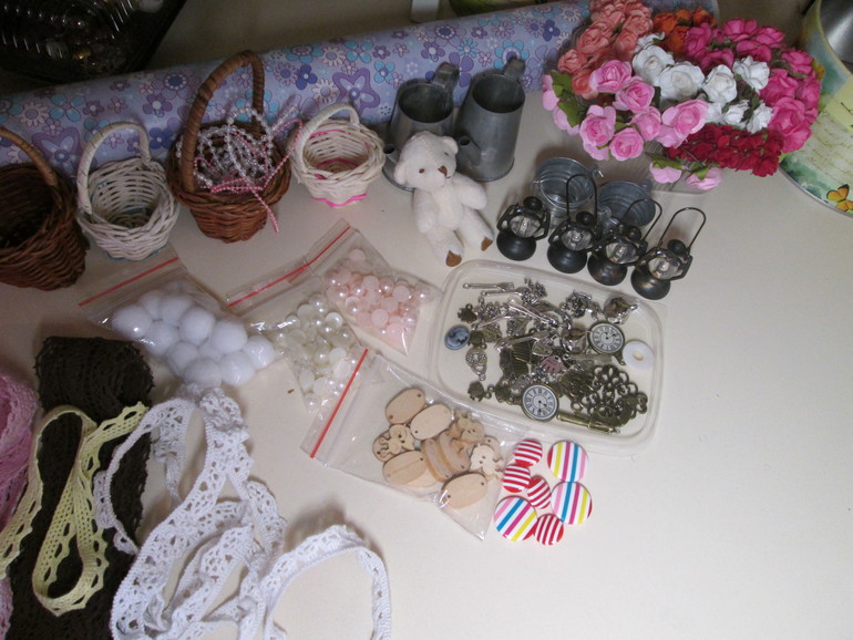 хомяк  счастлив и рад! пополнение запасов на зиму!:)))))