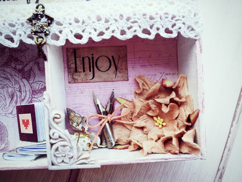 Shadow box   "hand made"