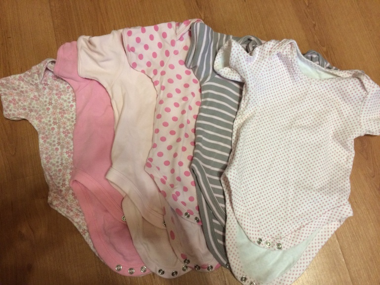 Б/у на девочку 9-12 мес! Дешево)