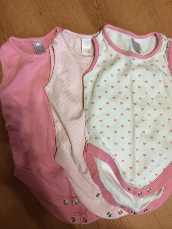 Б/у на девочку 9-12 мес! Дешево)