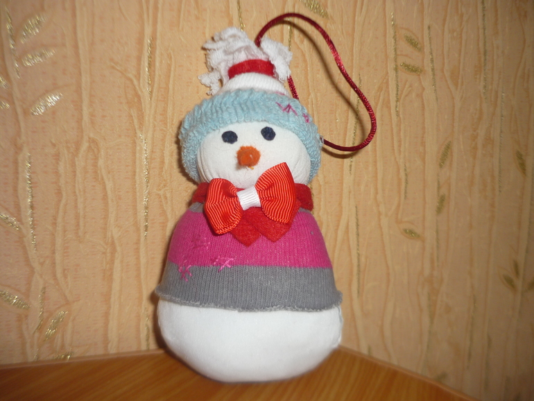 у нас в саду тоже был конкурс на елочную игрушку