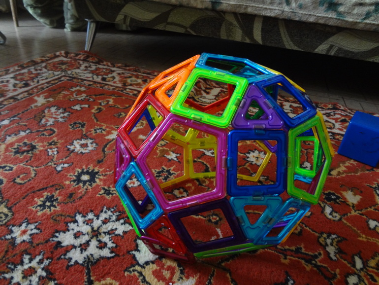 magformers-воображариум или что подарить 3х-летке)