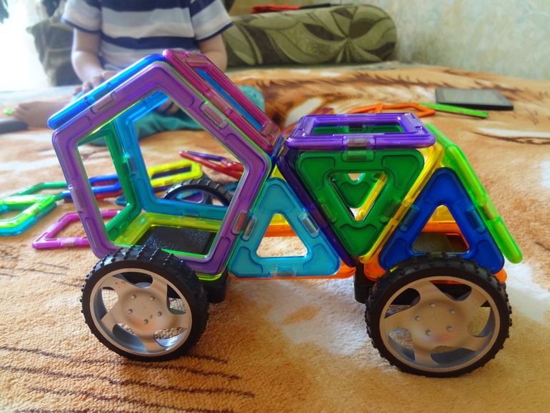 magformers-воображариум или что подарить 3х-летке)