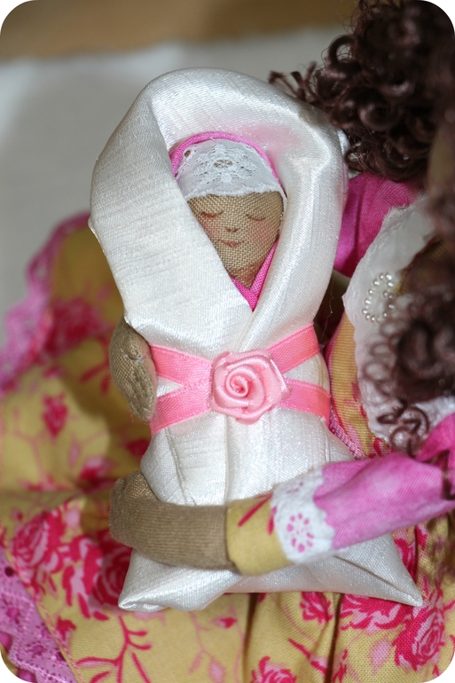 Мама с младенцем