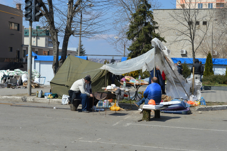 Луганск 9.04.2014г.Очень много фото!