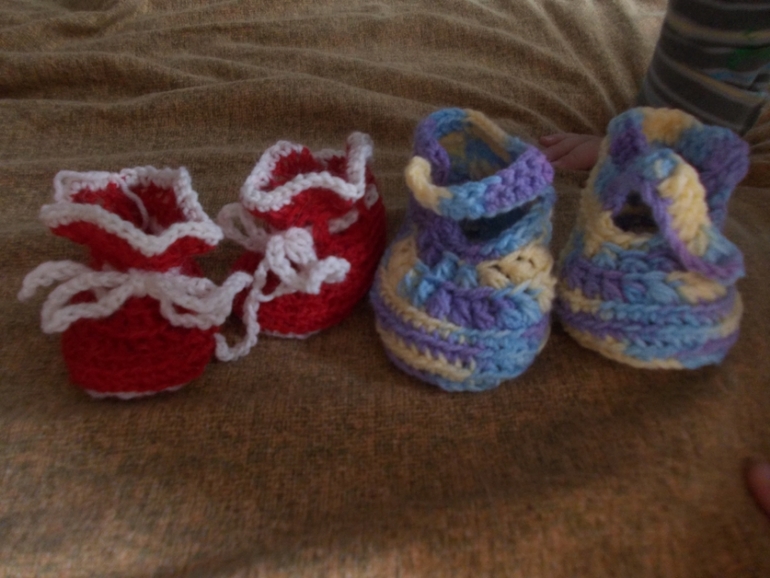 Мои первые покупки и вязалки для дочурки)))