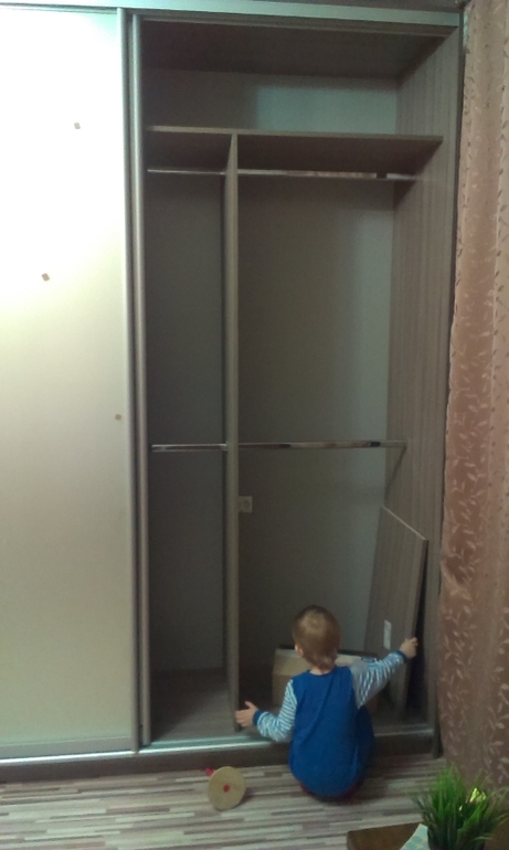 Наш шкаф в детской))