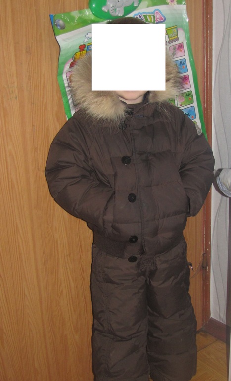 комплект Moncler шоколадный 5-6 лет 3000р.