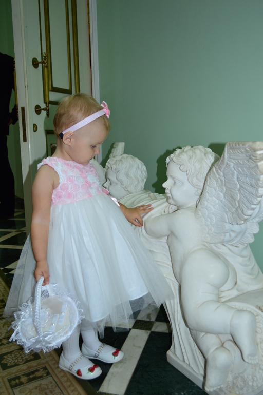 Праздничное платье для девочки. 1300р.