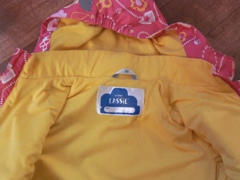 Комплект ветровочный Lassie р.92+ Новый Цена 1700!!!Почта за мой счет!!!