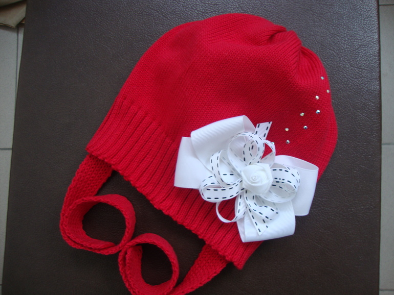 Яркие шапочки.